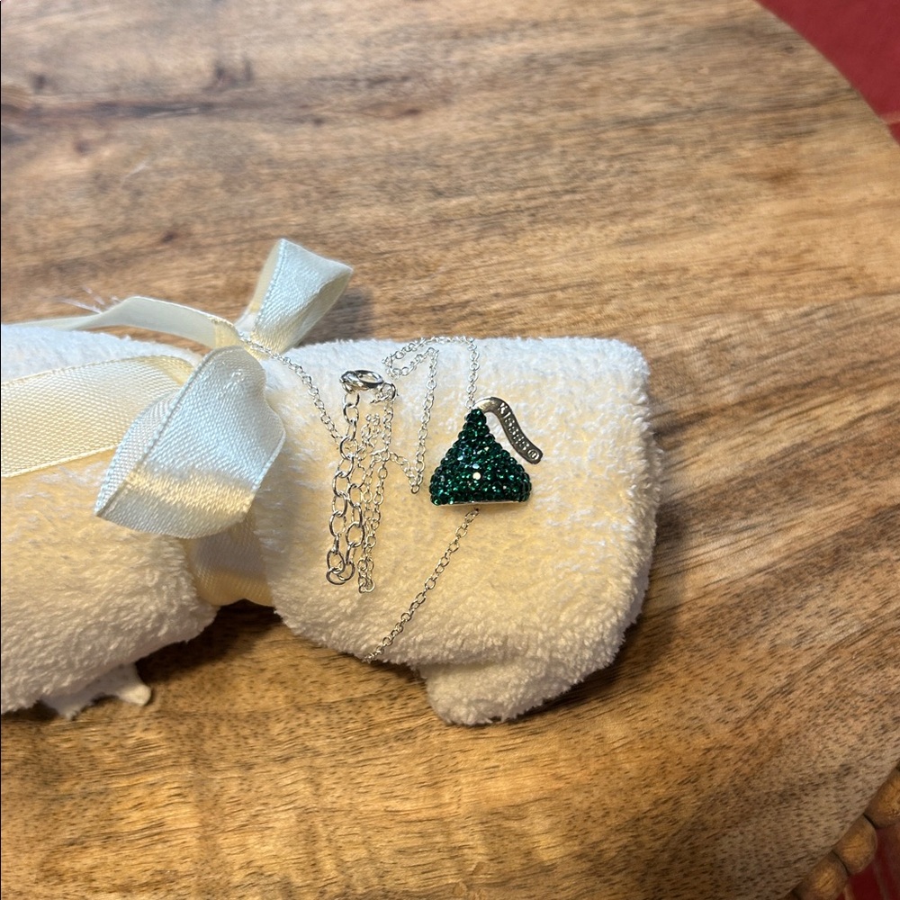 Hershey’s Kisses Vintage Silver Plated Brass Hershey’s Kiss Kelly Green Pendant - Picture 4 of 9